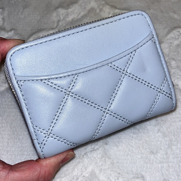 Tory Burch Light Blue Quilted Wallet EUC - Picture 2 of 11
